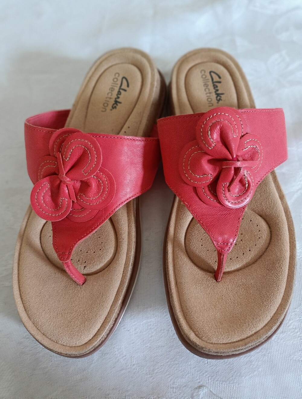 Clarks Leather Flower Thong Sandals Cushioned 8.5 Red - Picture 14 of 16